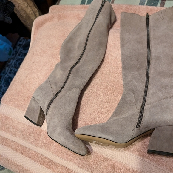 Boots - Picture 2 of 4